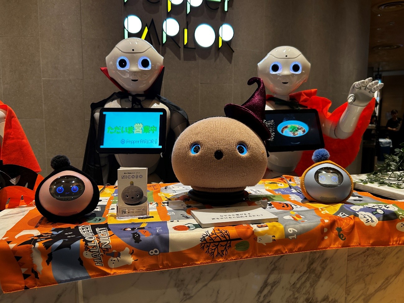 Pepper PARLORに新メンバー「NICOBO」が登場